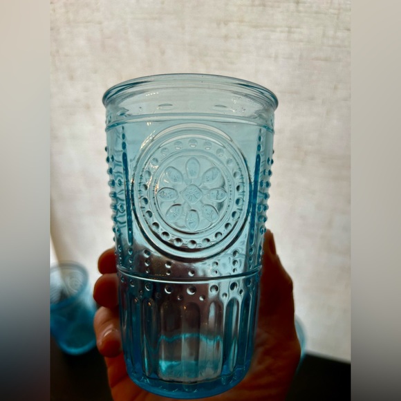 Set of 6 Bormioli Rocco Aqua Blue glasses. 4.75”H x 3.15”W Made in Italy - Picture 6 of 14